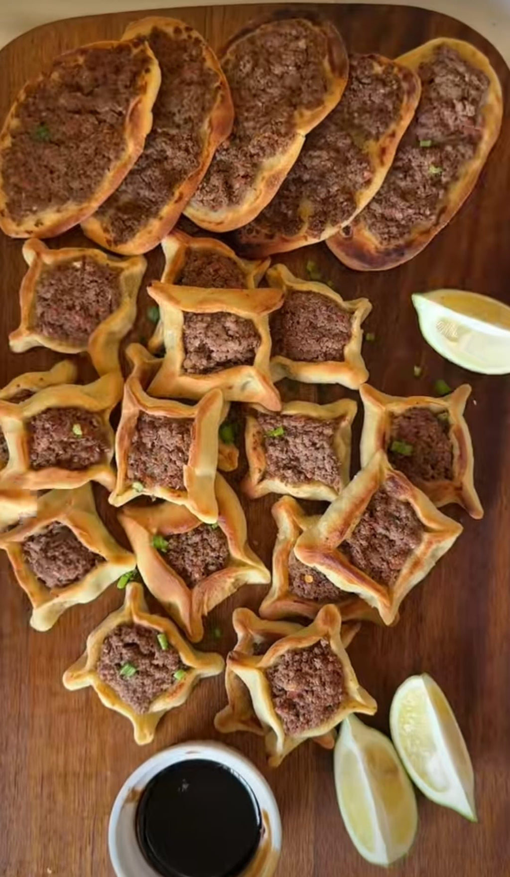 فطائر اللحم السورية المخبوزة في الفرن